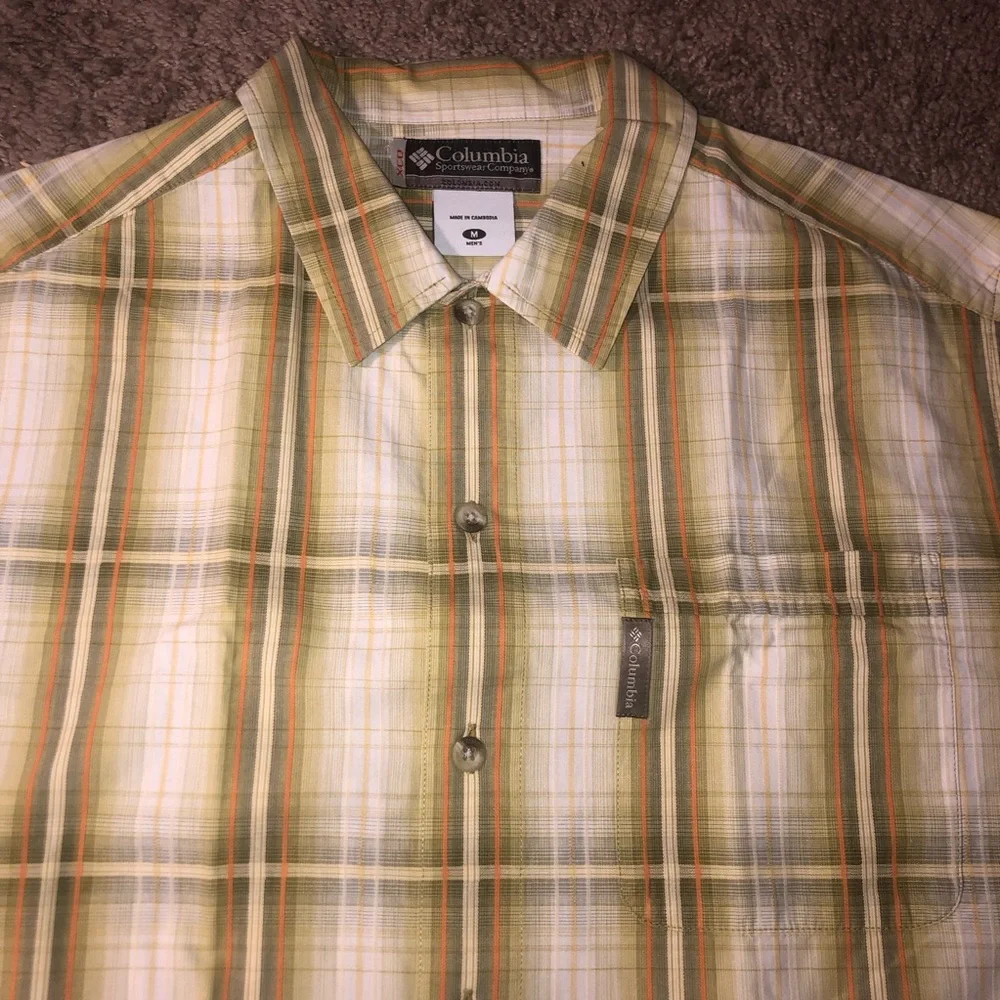 Columbia Button Down Mens Size Medium Fish Work Beach Dress Shirt - Picture 4 of 14